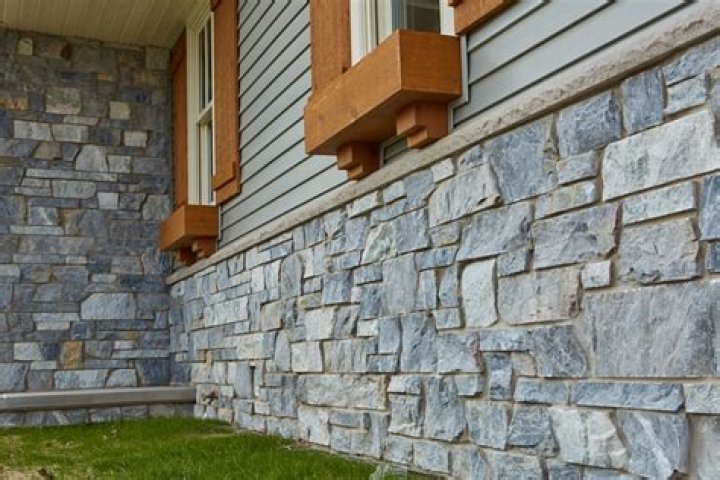 What is ledgestone veneer?