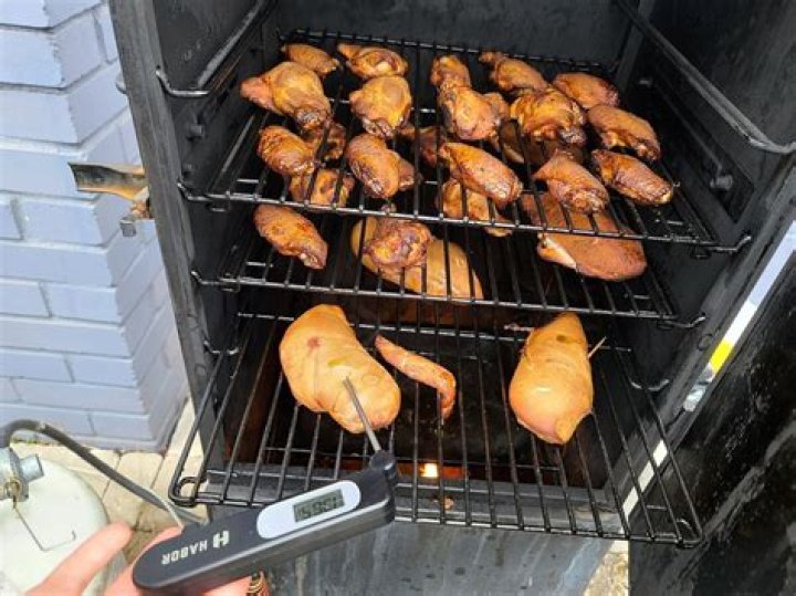 What is the best wood to use to smoke chicken?