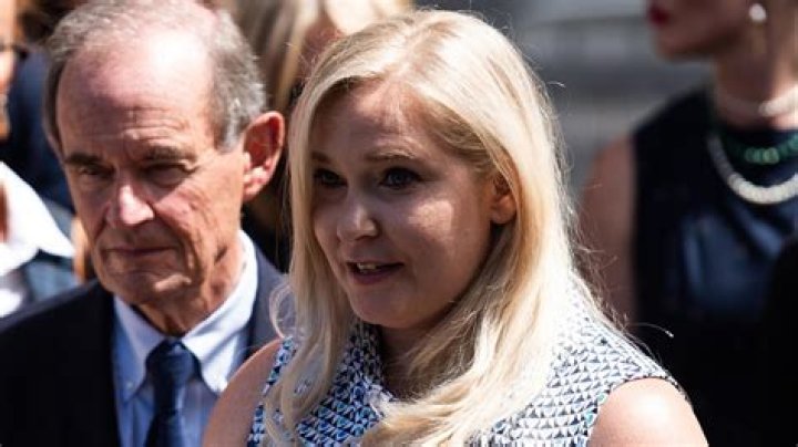 Who is Ann Cabell Standish? Find about her age, married life with Robert Mueller, children, net worth and biography