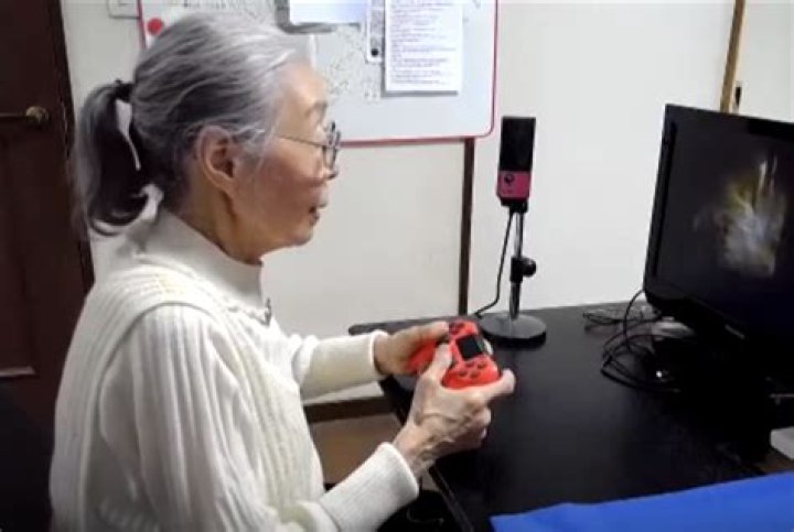 YouTuber Hamako Mori is the oldest video game YouTuber in the world!