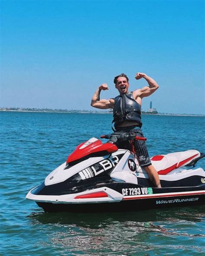 Zach Clayton Bio (Wiki) 